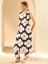 طقم كورتا وبنطلون أسود مطبوع بتصميم A-Line