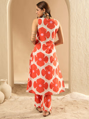 طقم كورتة بيضاء مطبوعة بقصة مستقيمة وبنطال