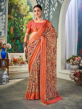 ساري نسائي وردي مطبوع من الشيفون بتصميم أنيق مع قطعة بلوزة