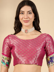 ساري نسائي من الفسكوز الحريري بلون أخضر بحري، بتصميم منسوج، مع قطعة بلوزة.