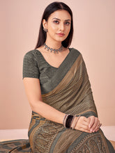 ساري نسائي بيج مطبوع من الكريب مع قطعة بلوزة