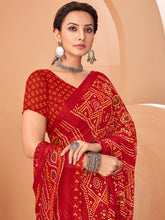 ساري نسائي أحمر مطبوع من الشيفون بتصميم أنيق مع قطعة بلوزة