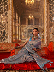 ساري نسائي من مزيج الحرير، أزرق فاتح، بتصميم منسوج، مع قطعة بلوزة