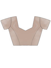 ساري نسائي من قماش الجورجيت بلون أبيض كريمي مزين بتطريزات، مع قطعة بلوزة.