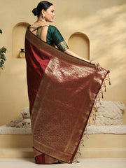 ساري نسائي من الحرير الناعم بلون عنابي بتصميم أنيق مع قطعة بلوزة