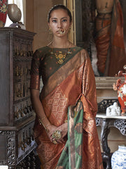 ساري نسائي من الحرير الخالص بتصميم منسوج بلون الصدأ مع قطعة بلوزة