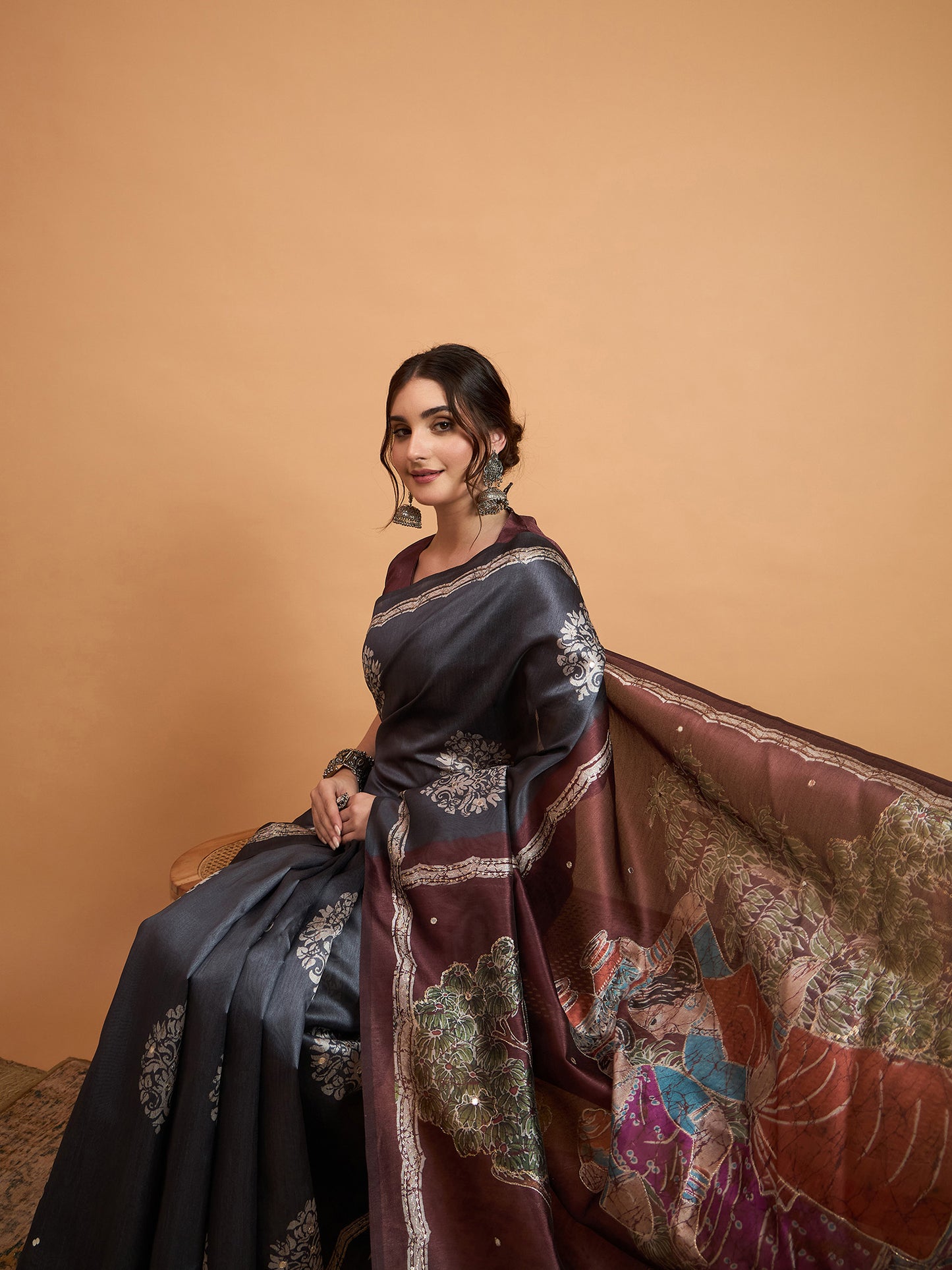 Women's Cotton Blend Grey Printed Designer Saree With Blouse Piece