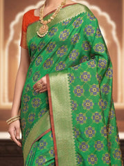 Women's Silk Blend Green Printed DesignerSaree With Blouse Piece
