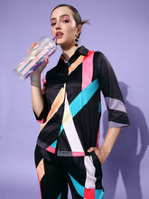 طقم ملابس نسائية من الساتان باللونين الأسود والبيج من ستايلستون