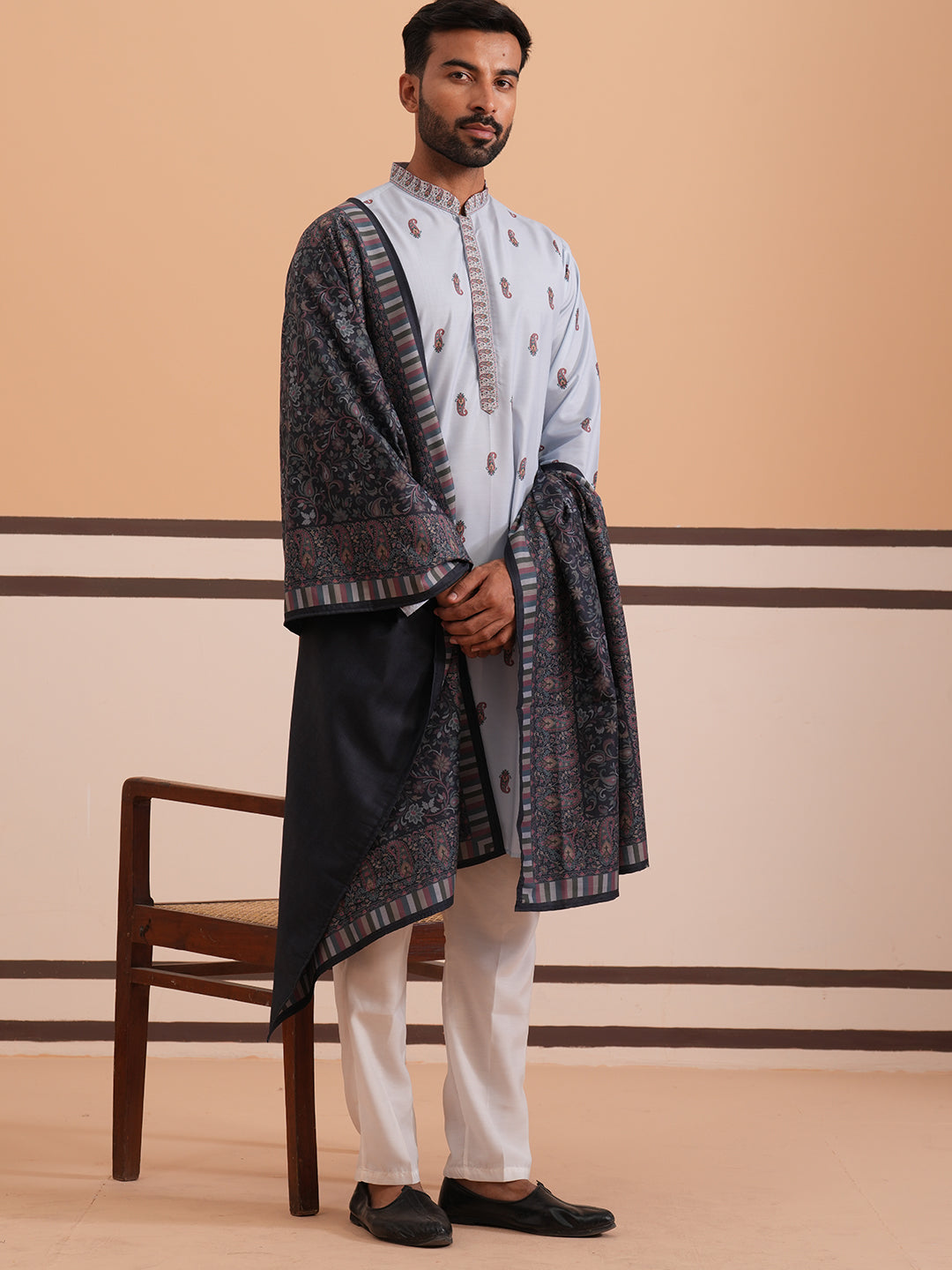 Paisley Print Kurta Pyjama Set With Contrast Dupatta