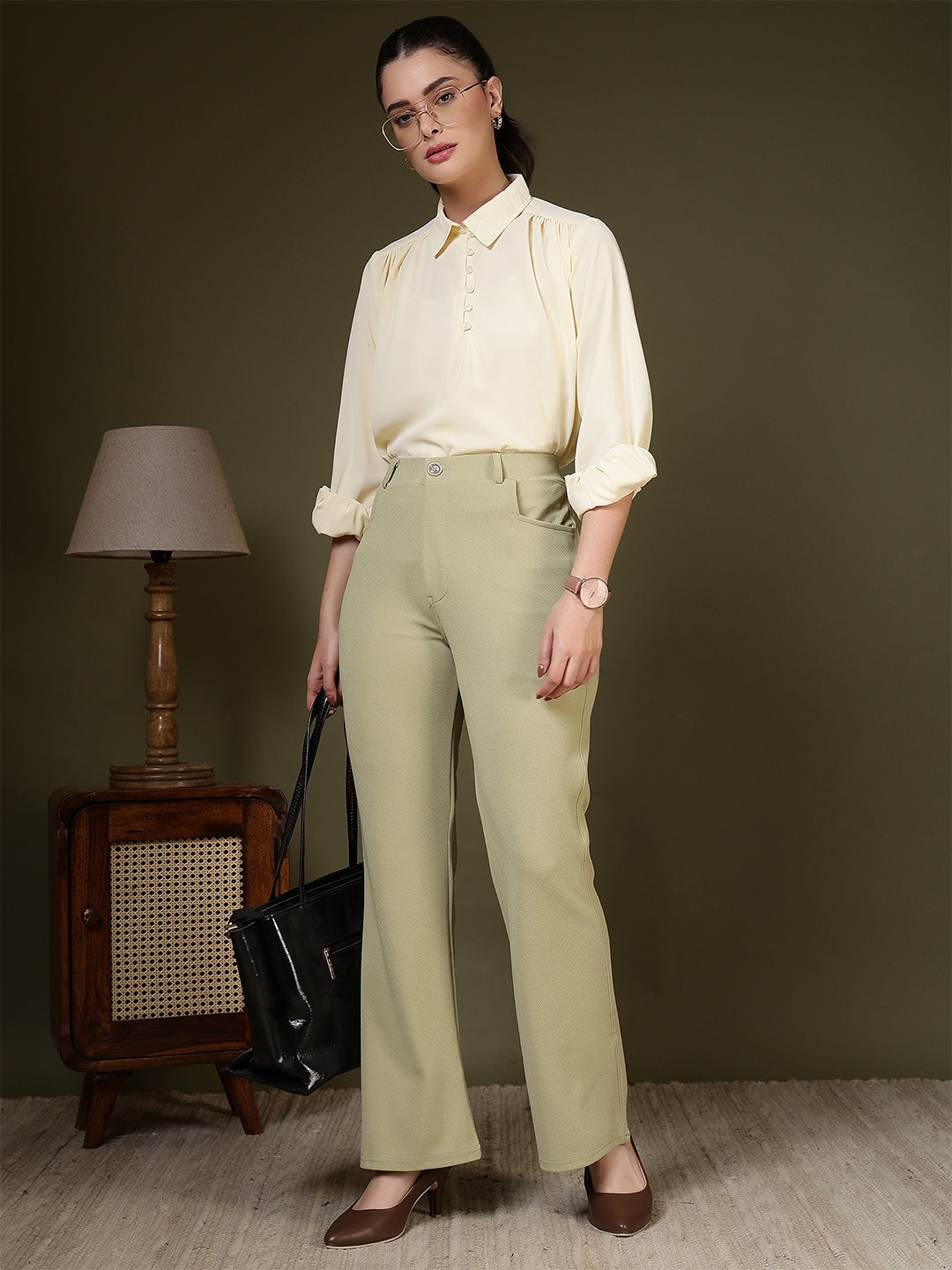 women relaxed regular fit formal trousers 3