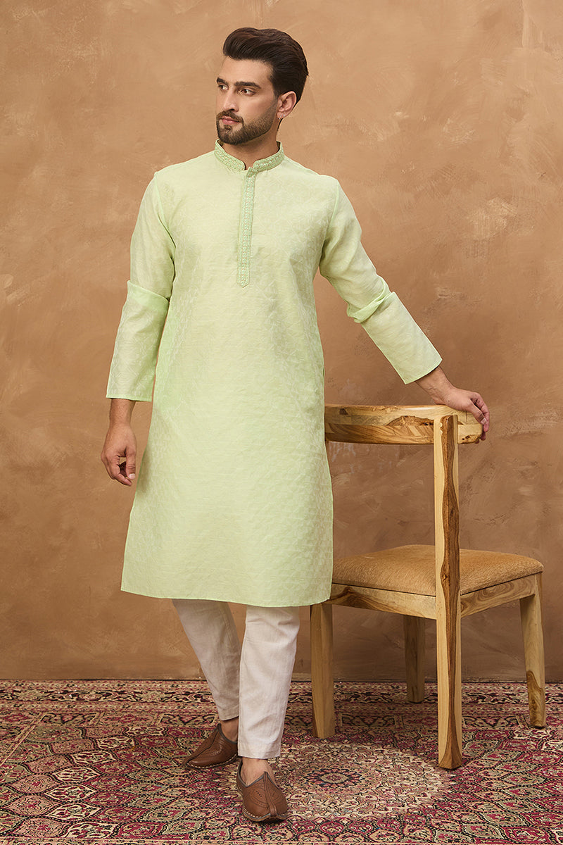 Green Silk Blend Solid Embroidered Straight Kurta