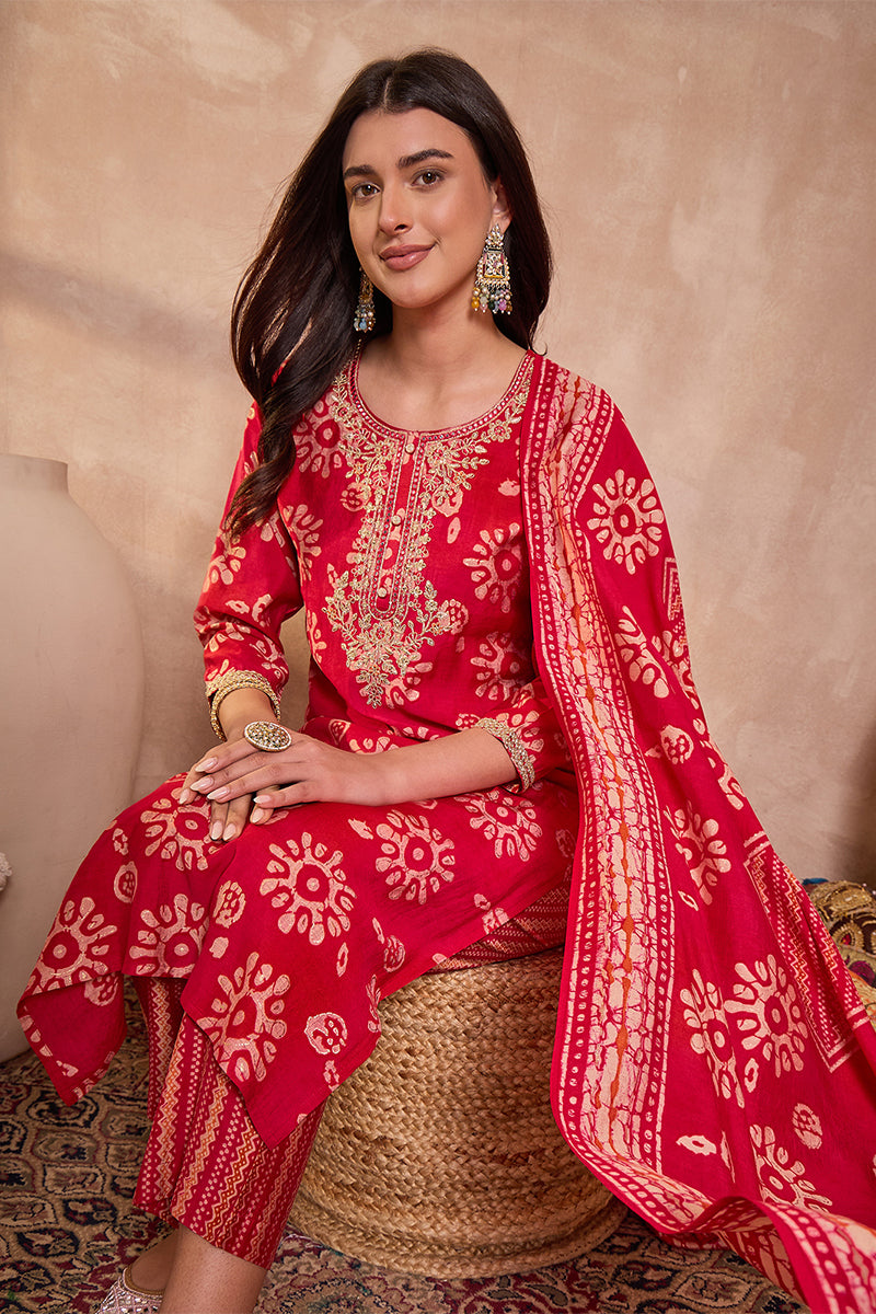 pink rayon blend floral printed straight kurta trouser with dupatta