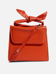 حقيبة كتف صلبة