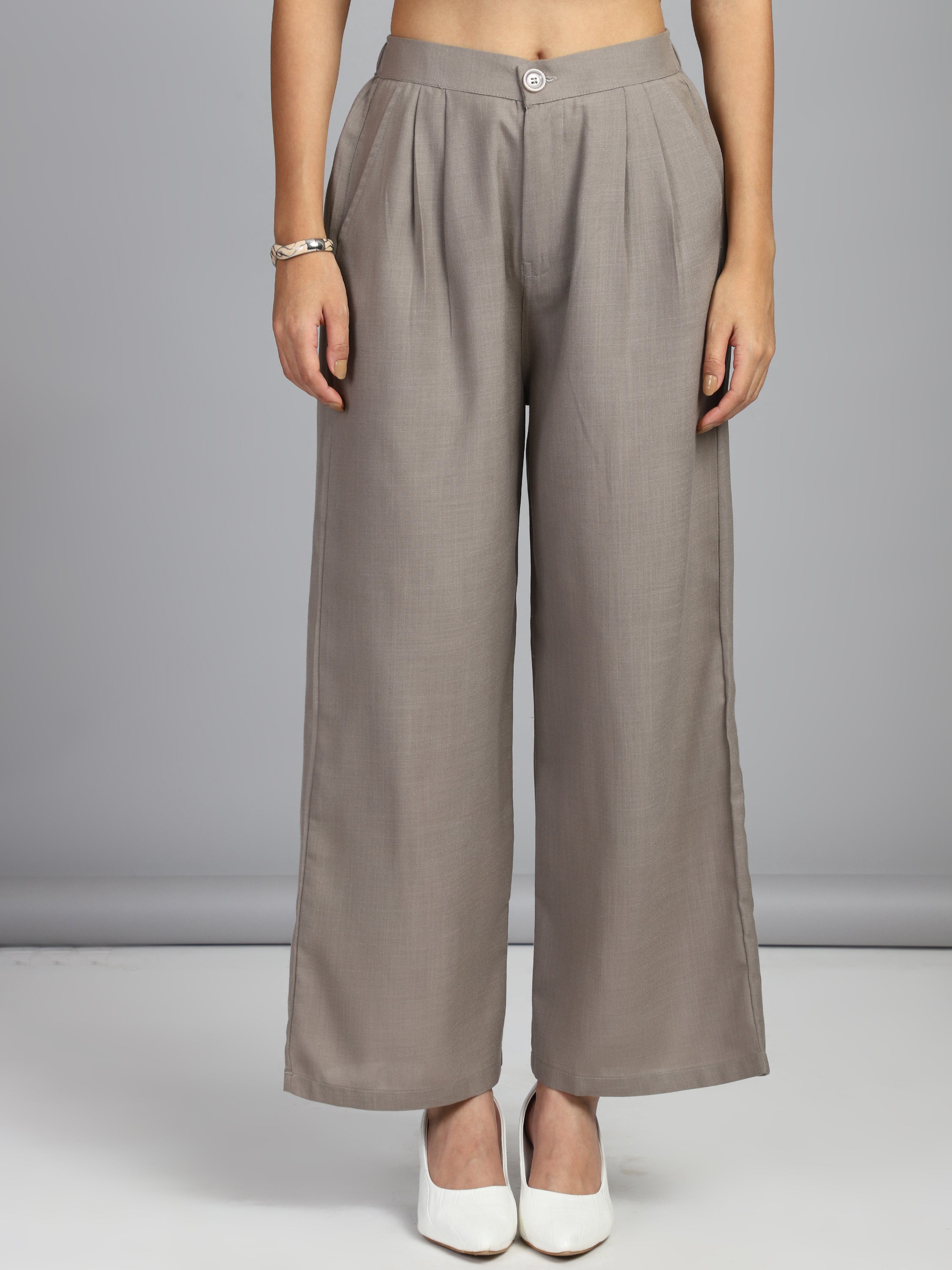 relaxed straight fit high rise pleated trousers