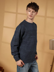 كنزة صوفية محبوكة بنسيج مميز