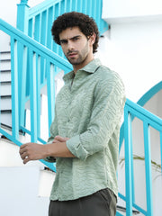 قميص ذو حواف مجردة