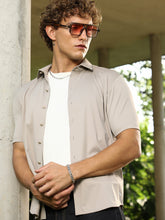 قميص سادة بدون خياطة