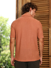 قميص محبوك مخطط بتطريز متقاطع