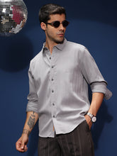 قميص متعدد المسارات ذو ملمس مميز