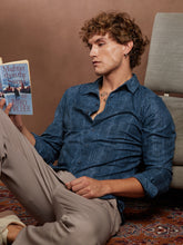 قميص من قماش الكوردروي المضلع