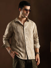 قميص بنسيج مشوه