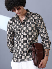 قميص ذو حافة مربعة