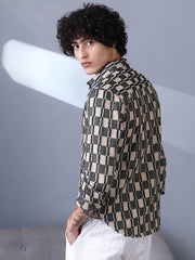 قميص ذو حافة مربعة