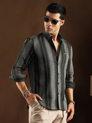 قميص عادي مخطط متعدد المسارات