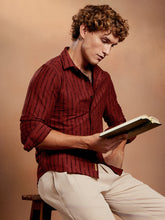 قميص ذو شرابات منسوجة