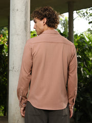 قميص ملموس مخطط بحبل