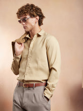 قميص متداخل الملمس