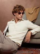 قميص متداخل الملمس