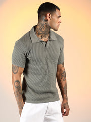 تيشيرت بولو محبوك على شكل معين