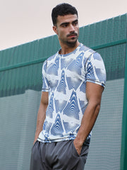 تيشيرت رياضي مطبوع عليه صورة باهتة