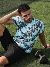 تيشيرت رياضي بتصميم فرشاة تجريدية