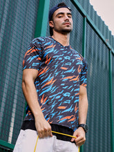 تيشيرت رياضي بنمط دوامات متداخلة