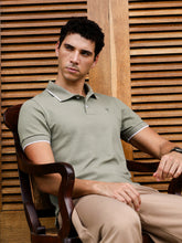 تيشيرت بولو منقط الملمس