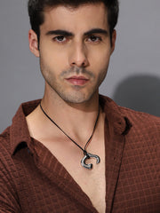 قلادة دالاس الفضية المعدنية