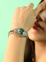 الساعة المستديرة المزخرفة