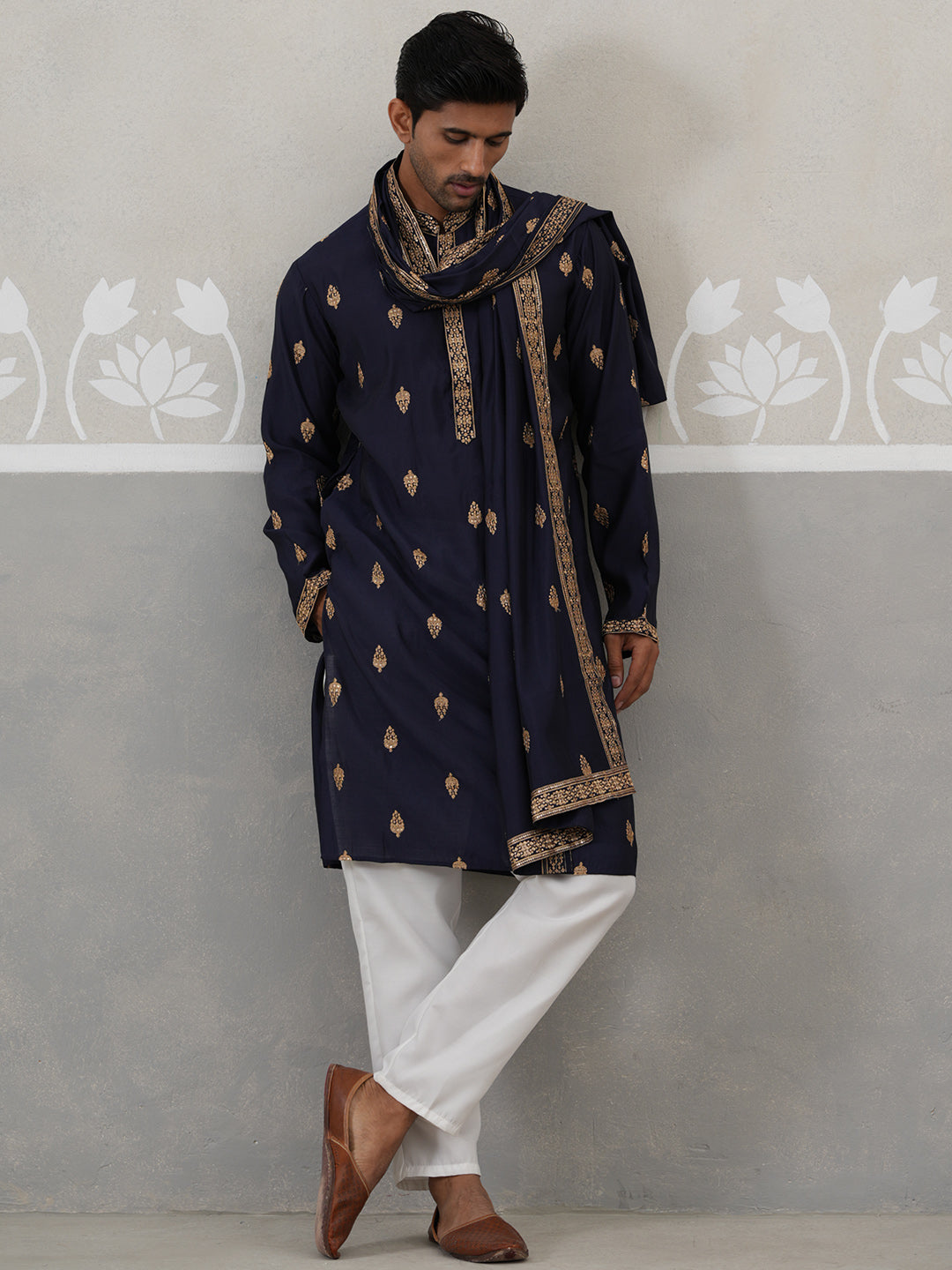 silk blend embroidered kurta pyjama set
