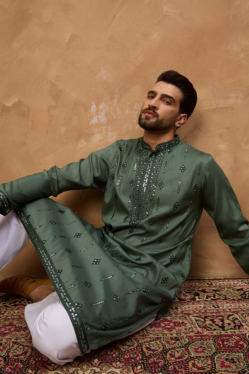 Green Silk Blend Solid Embroidered Straight Kurta