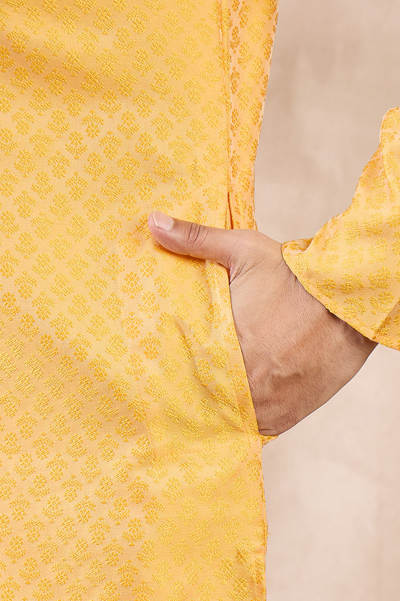 Yellow Silk Blend Solid Embroidered Straight Kurta