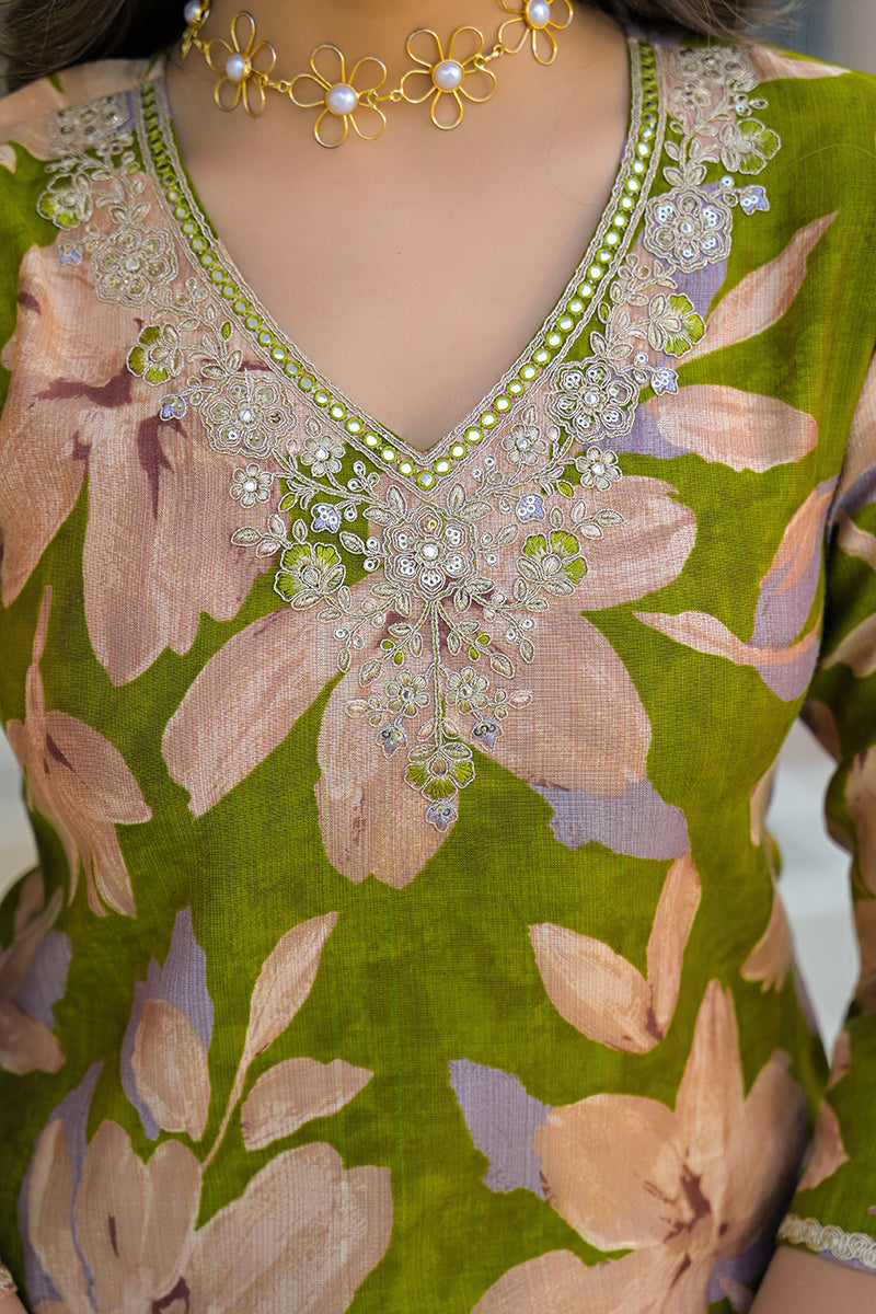 green viscose floral embroidered straight kurta trousers with dupatta pkskd3139