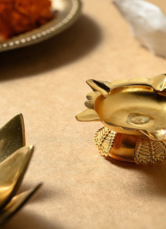Diya Kamaxi Golden 1 Piece
