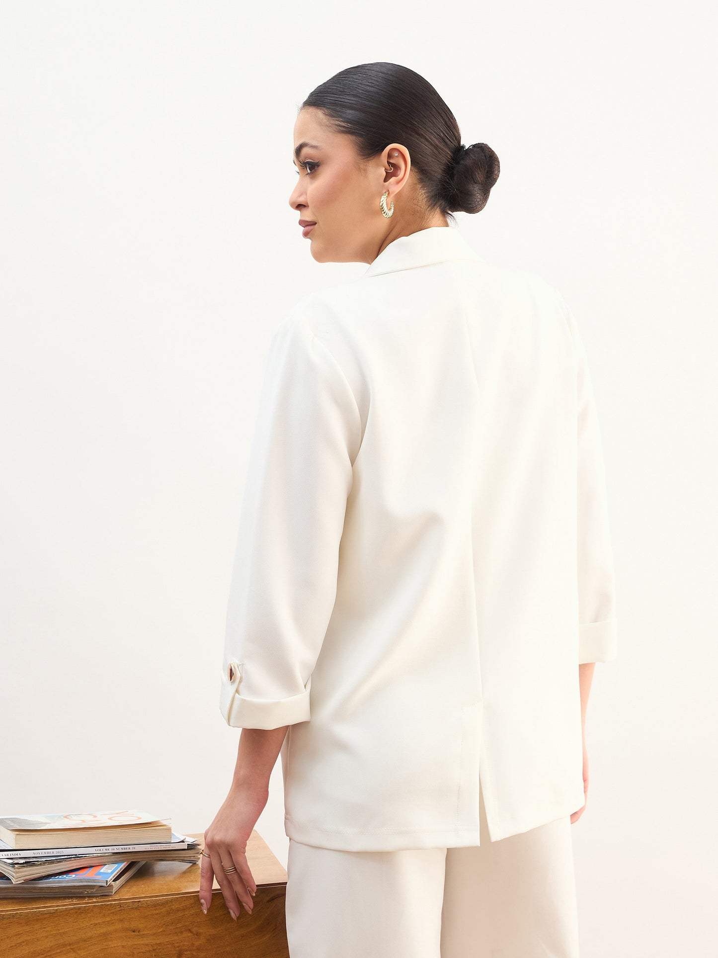 White Front Button Notch Collar Blazer-SASSAFRAS worklyf