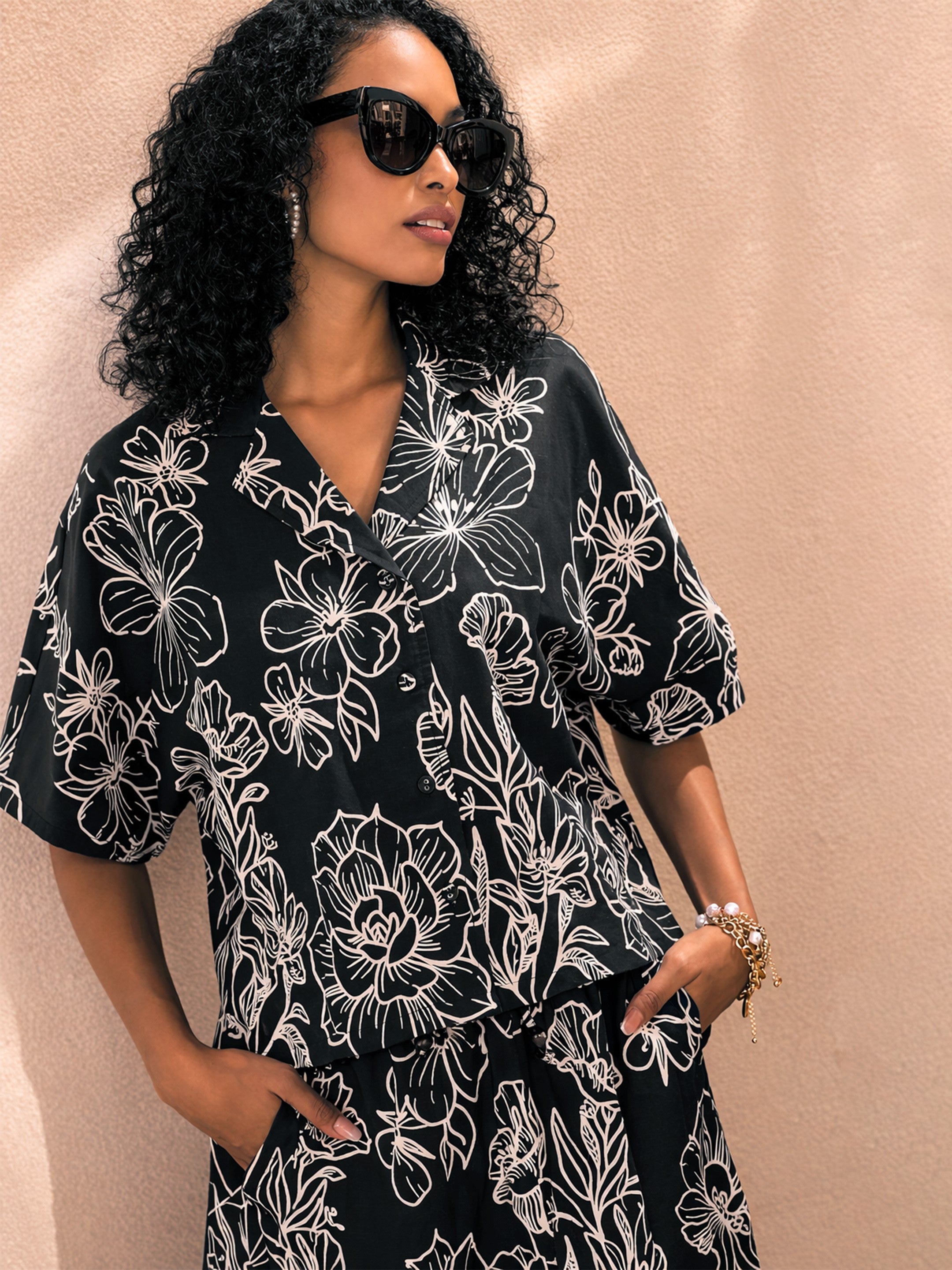 Women Black Poplin Floral Notch Collar Shirt With Shorts