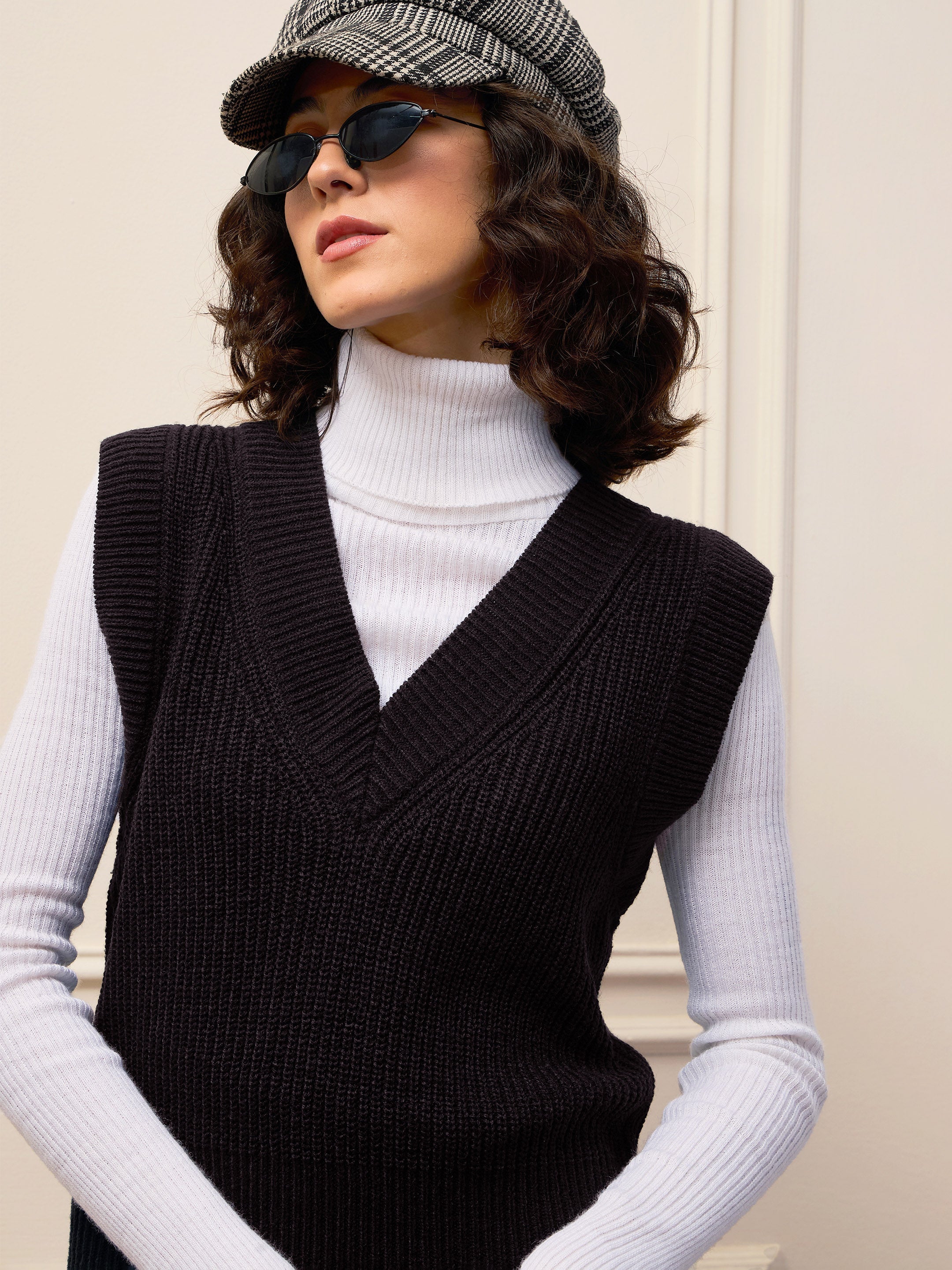 women black solid v neck sweater vest sfswsh7610