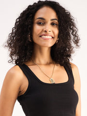 ساسافراس - توب نسائي أسود قصير بياقة مربعة مضلعة