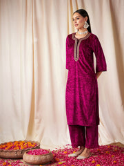 Shae by SASSAFRAS - Women Fuchsia Velvet Straight Kurta with pant